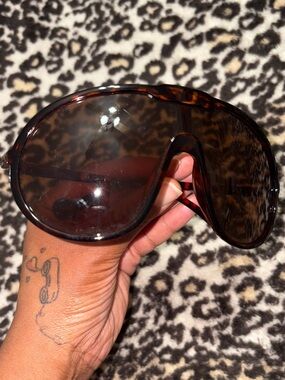Oversized Shield Sunglasses in Tortoiseshell Brown